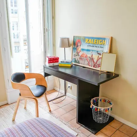 Charming Apt Near Ste Catherine Bordeaux